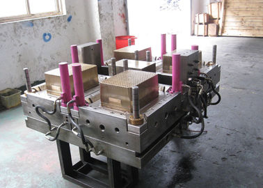Pneumatic Plastic Injection Moulding Die Makers High Corrosion Resistance